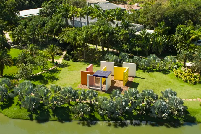 Instituto Inhotim: obra de arte a céu aberto entre jardins